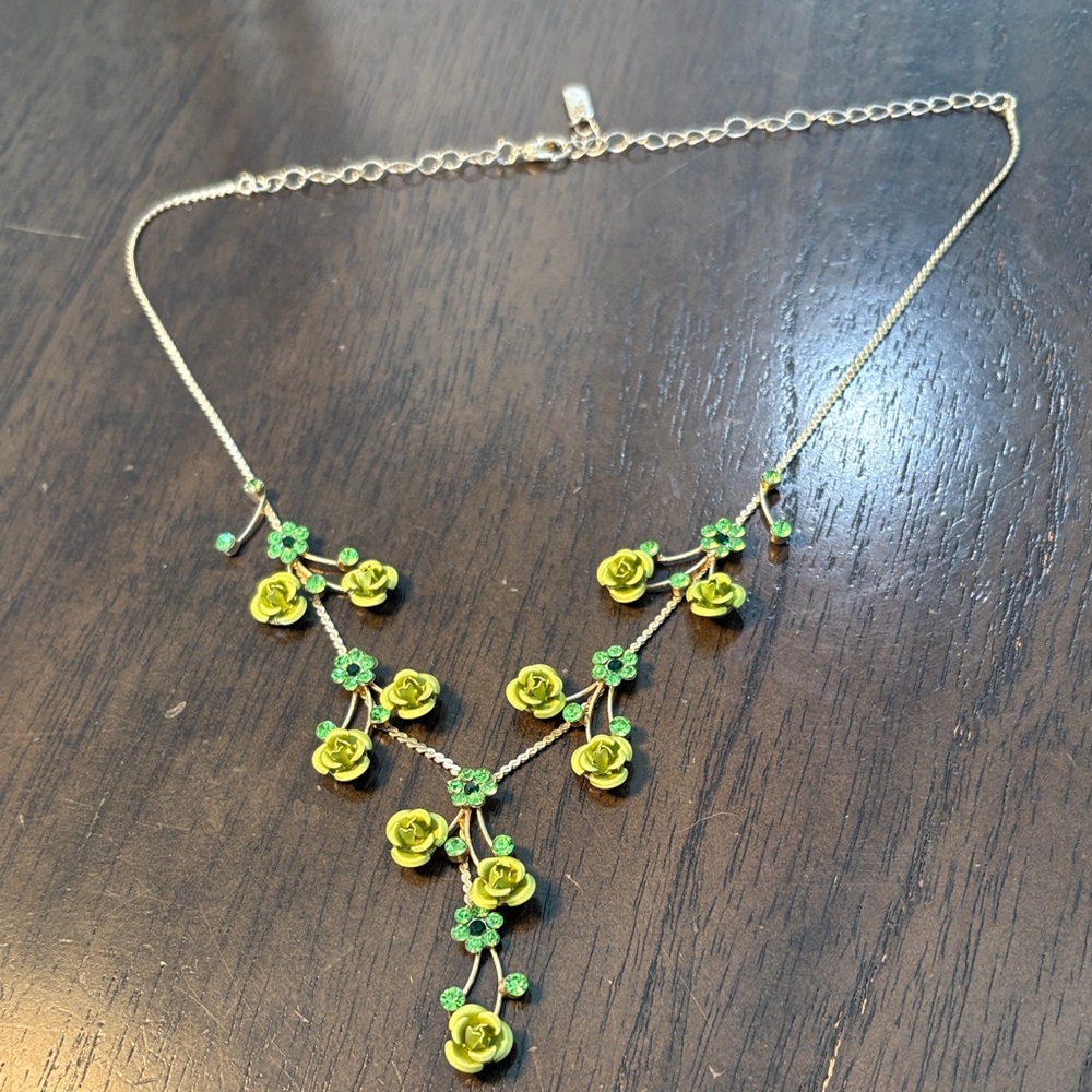Elegant Floral Necklace with Green and Yellow Accents